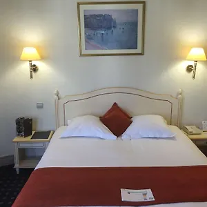 **** Hotel Rochechouart Frankrijk